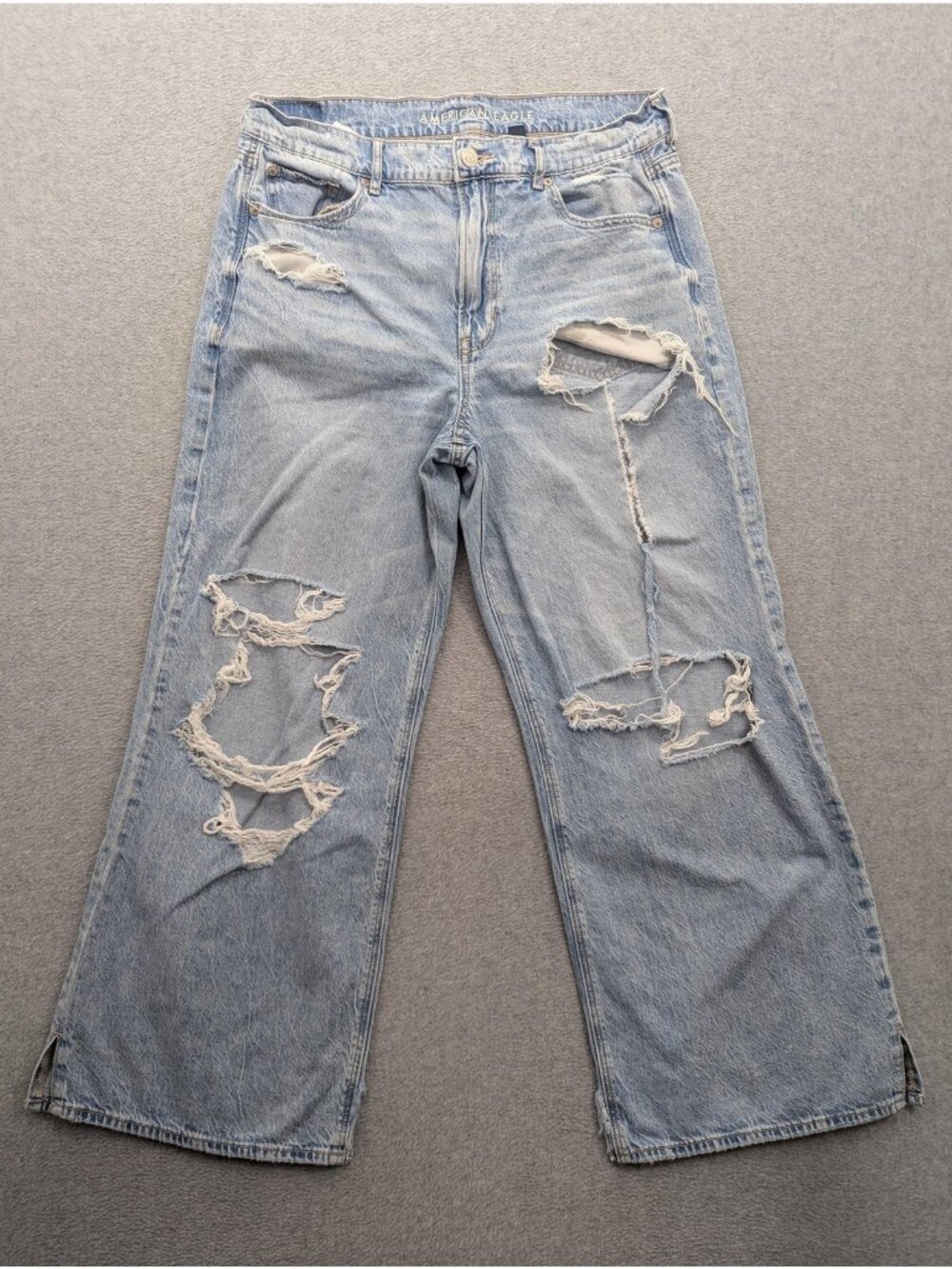 American Eagle Super High Rise Wide Leg Jeans Womens 8 Light Wash Distressed